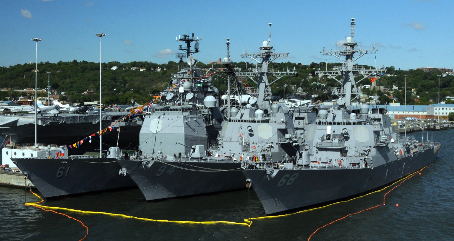 ddg-68 uss the sullivans guided missile destroyer arleigh burke class aegis 40 fleet week new york 2008