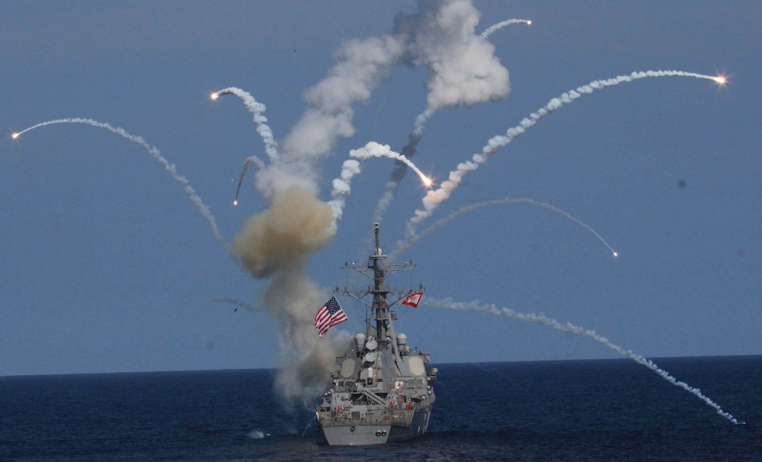 ddg-68 uss the sullivans destroyer standard missile sm-2 explosion atlantic 2015