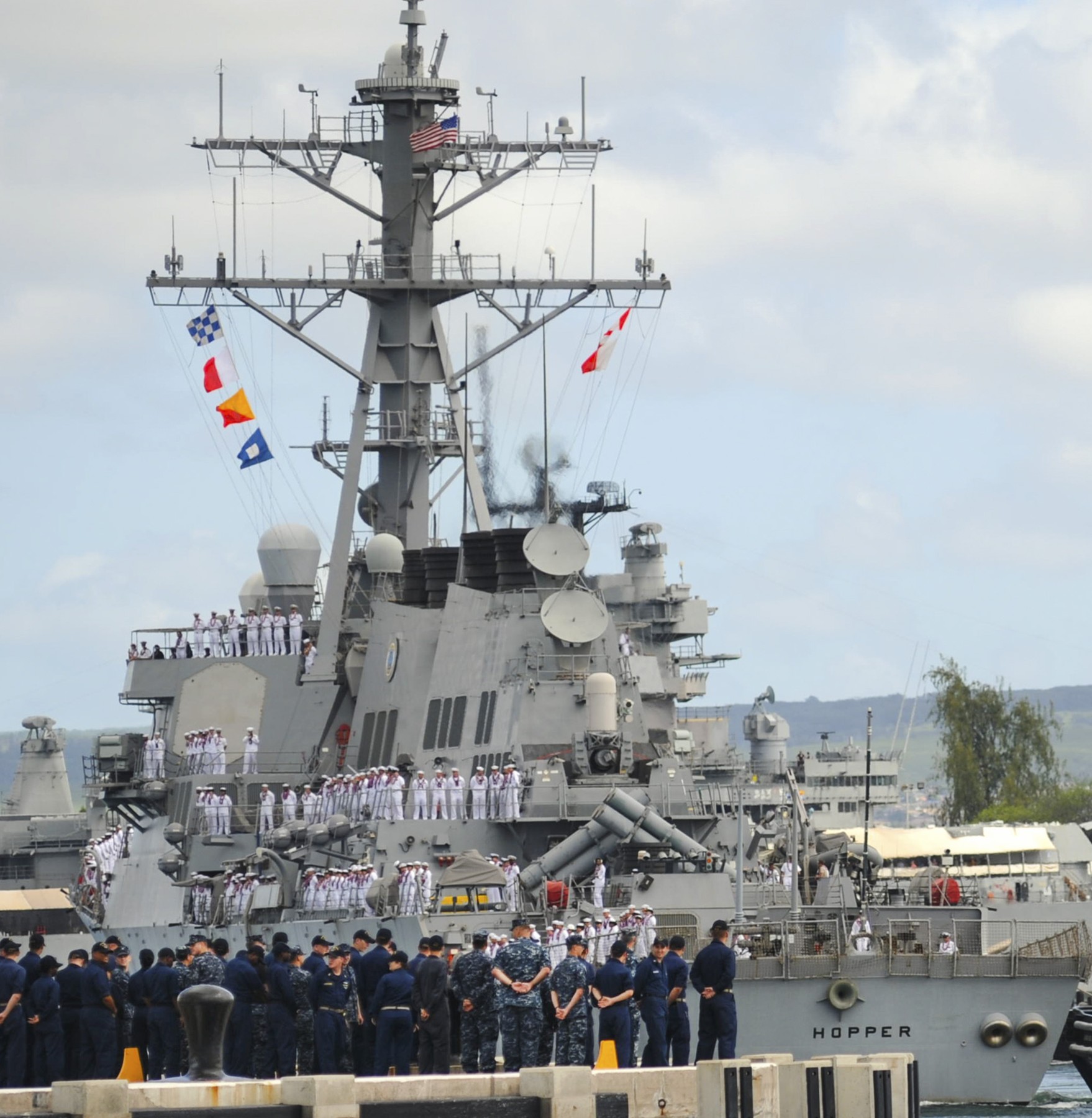 ddg-70 uss hopper guided missile destroyer returning pearl harbor hickam 2014 88