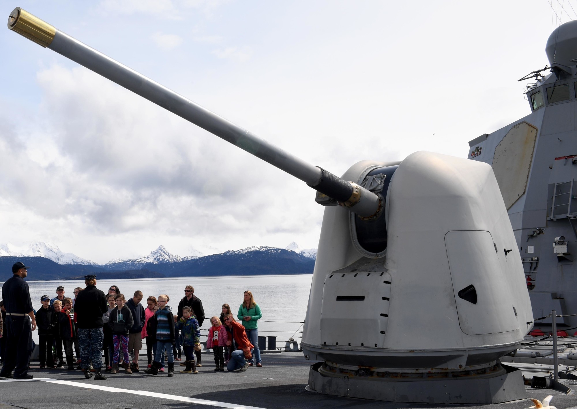 ddg-70 uss hopper guided missile destroyer mk.45 mod.2 gun alaska 94