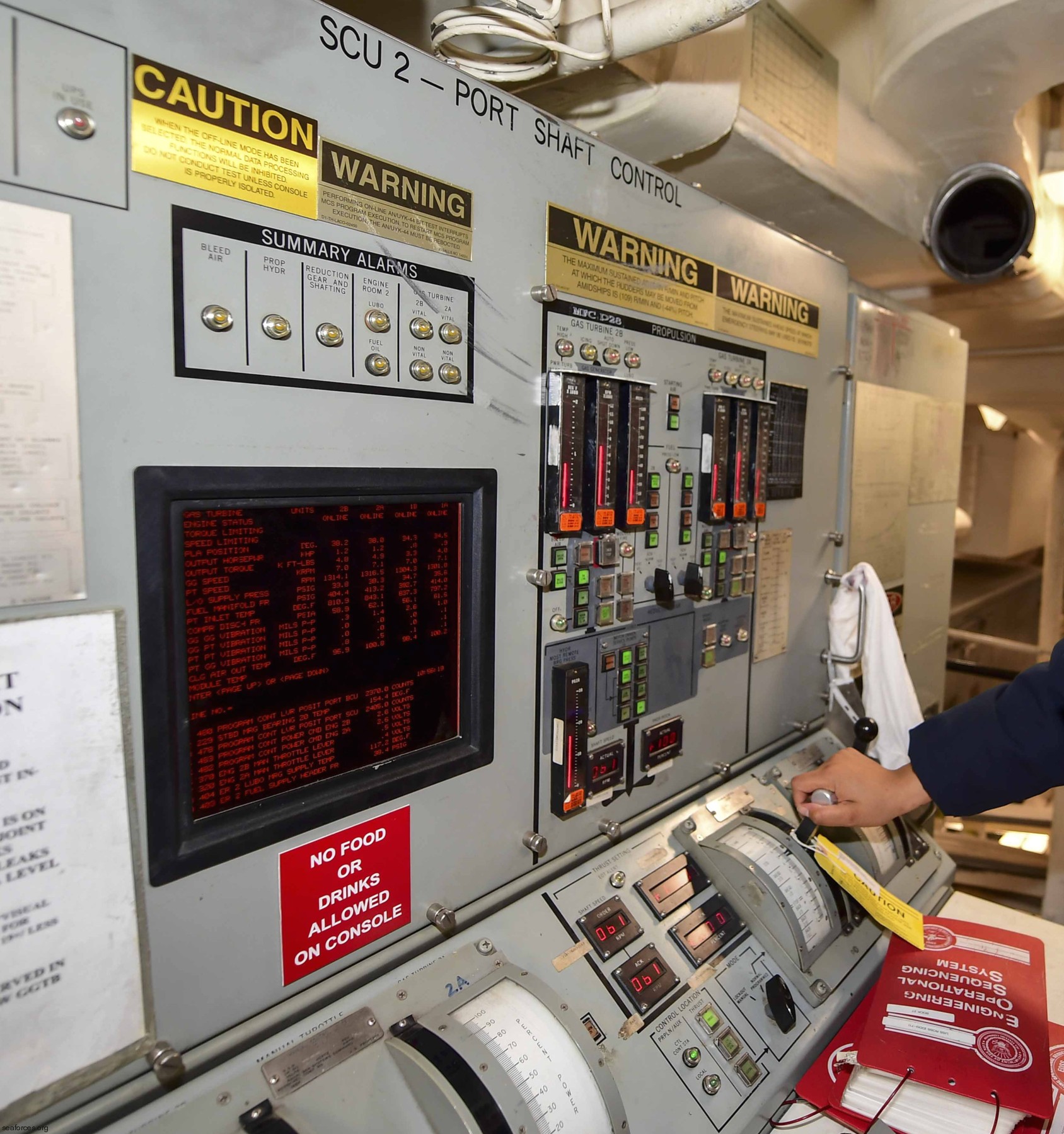ddg-71 uss ross guided missile destroyer arleigh burke class aegis bmd 06 engine control console