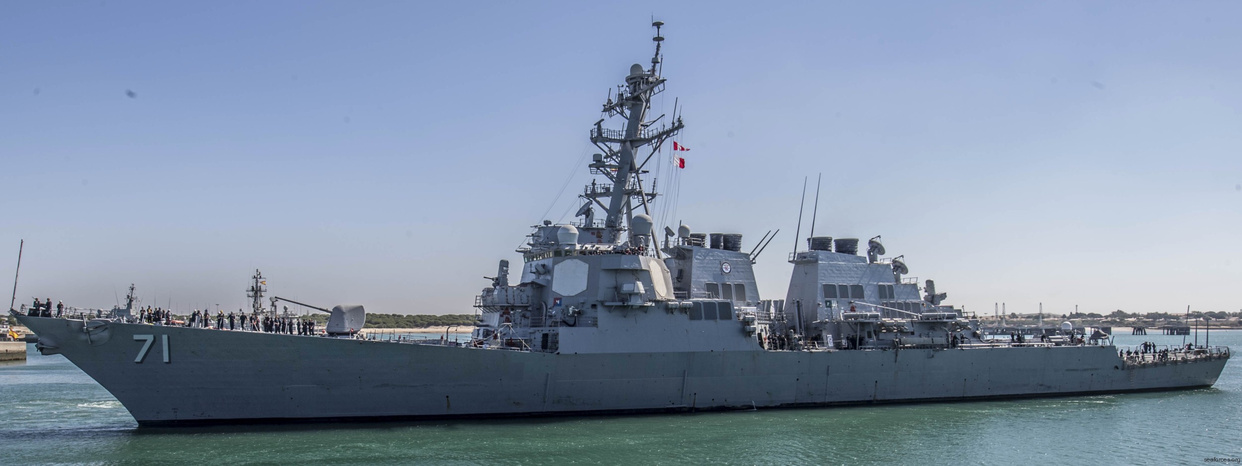 ddg-71 uss ross guided missile destroyer arleigh burke class aegis bmd 07 naval station rota spain