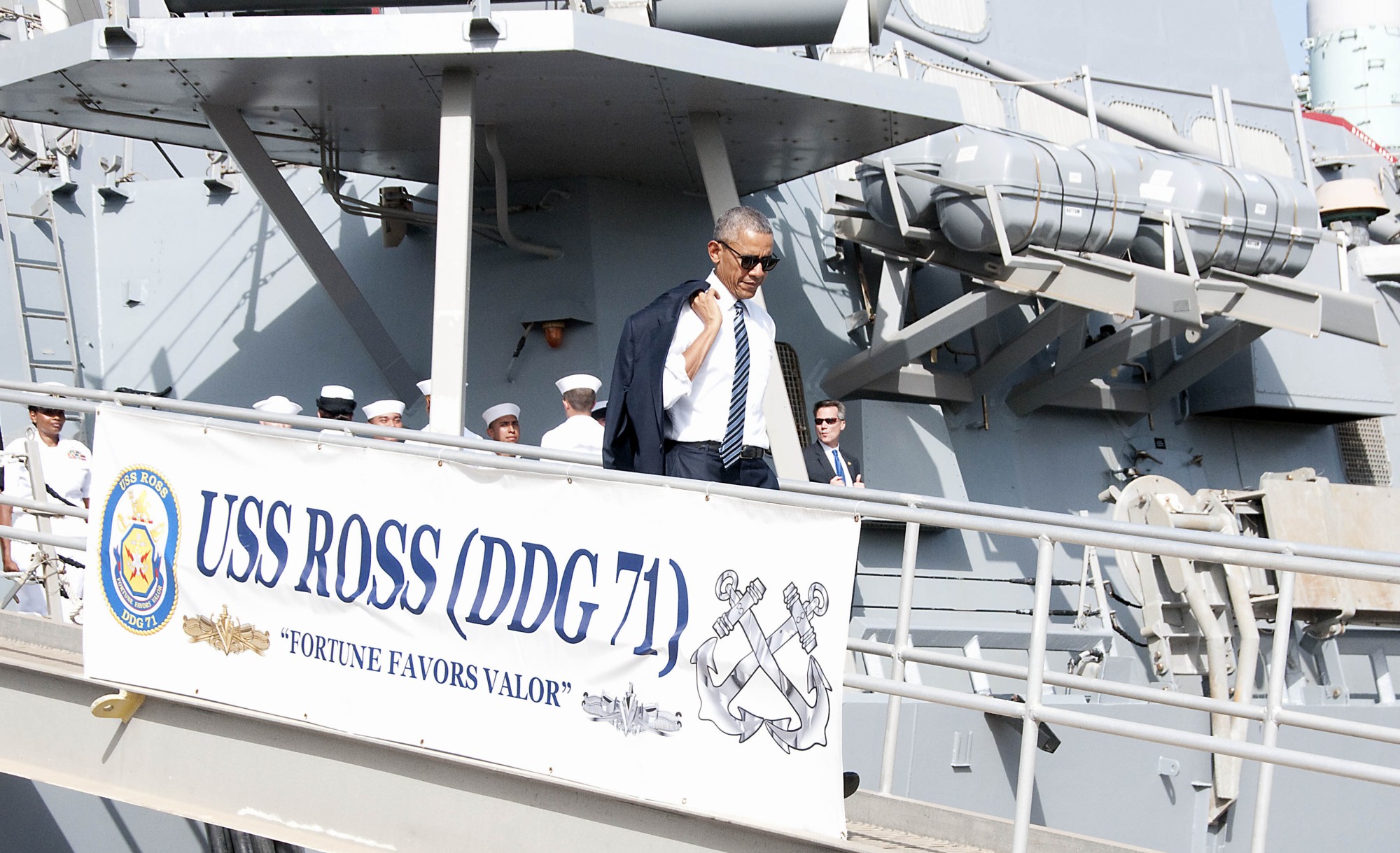 ddg-71 uss ross guided missile destroyer arleigh burke class aegis bmd 43 president barack obama visit