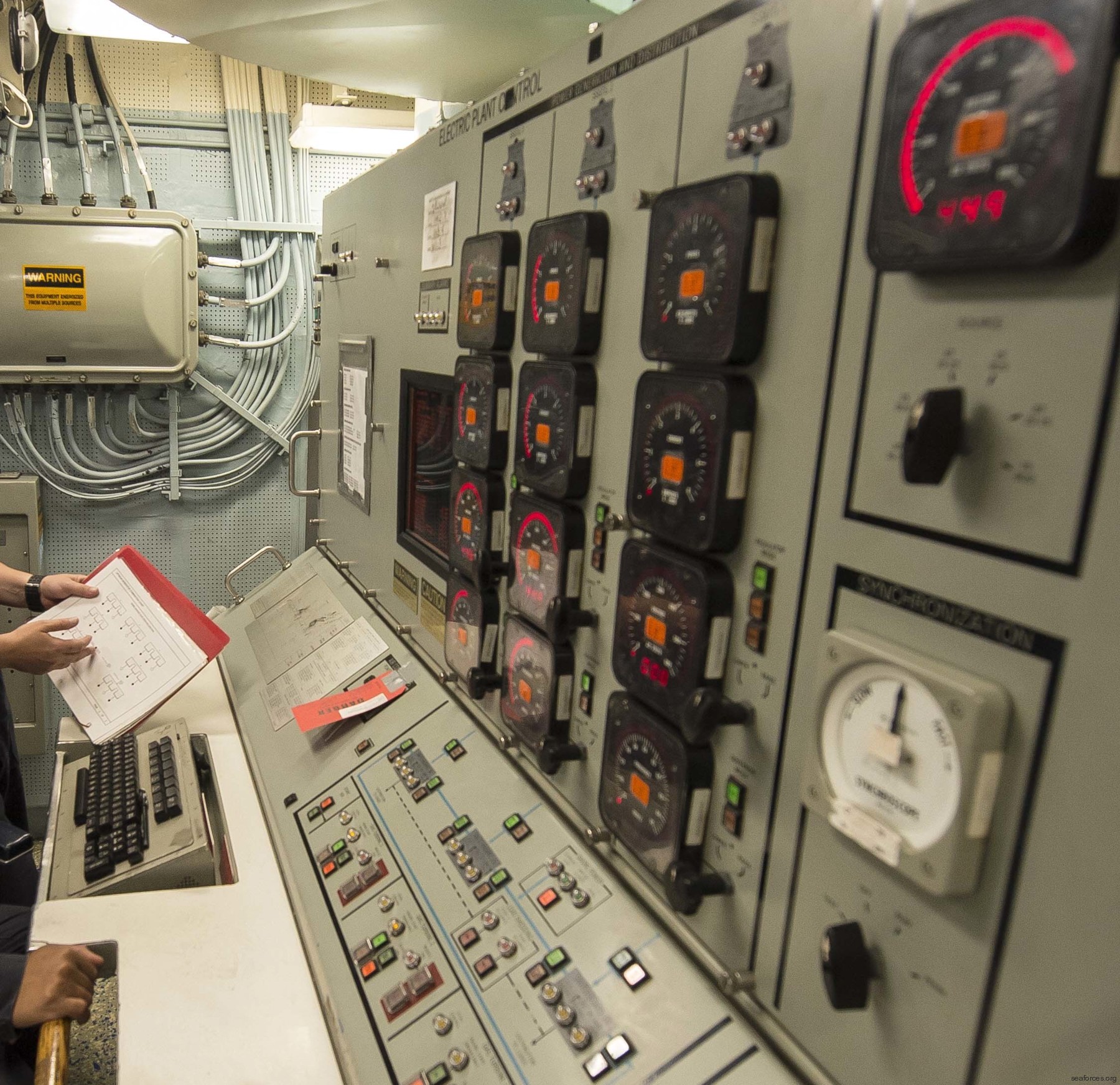 ddg-71 uss ross guided missile destroyer arleigh burke class aegis bmd 51 electric plant control console