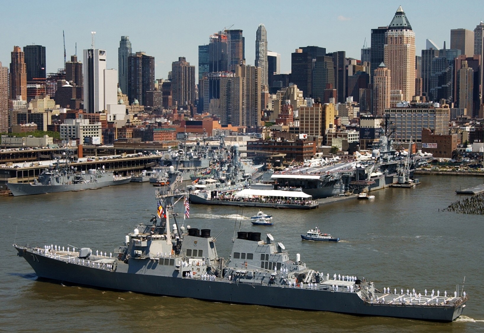 ddg-71 uss ross guided missile destroyer arleigh burke class aegis bmd 102 fleet week new york