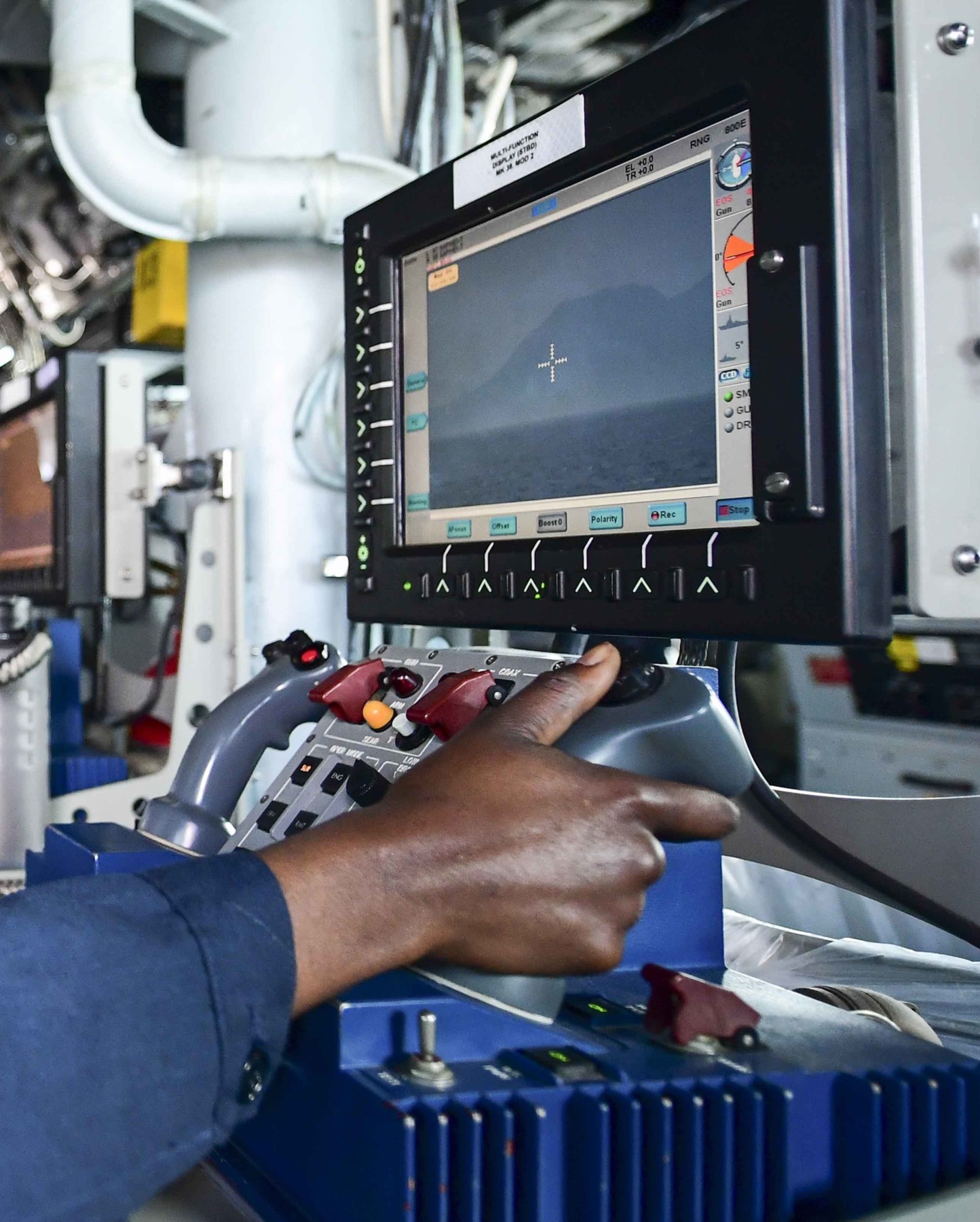 ddg-71 uss ross guided missile destroyer mk.38 machine gun control console 123