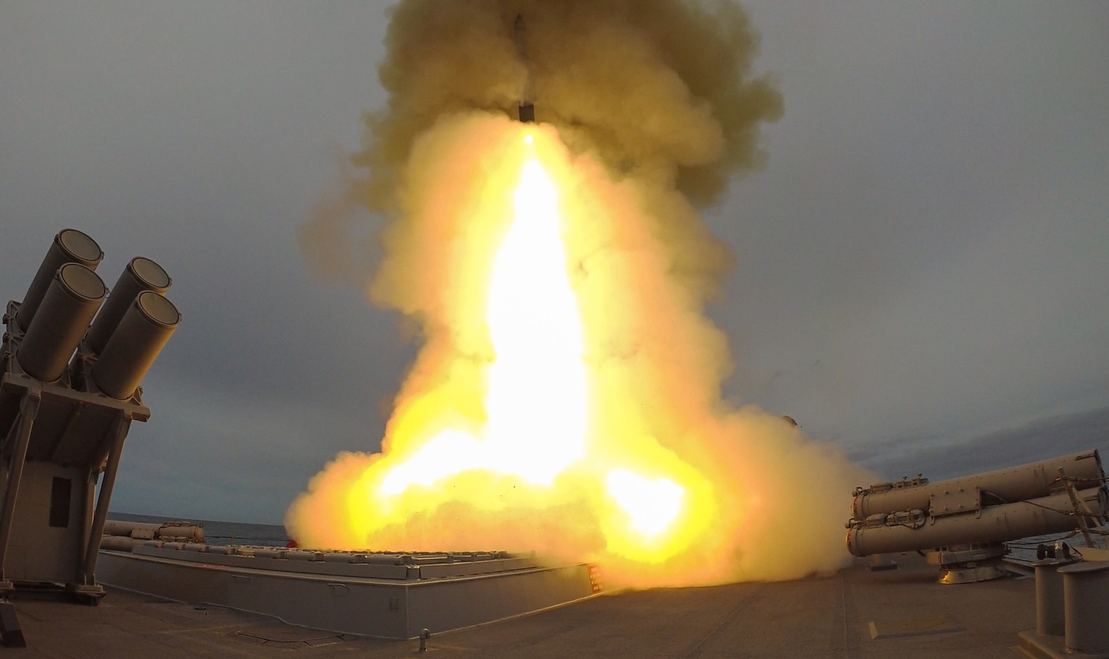 ddg-71 uss ross destroyer standard missile mk.41 vls 131