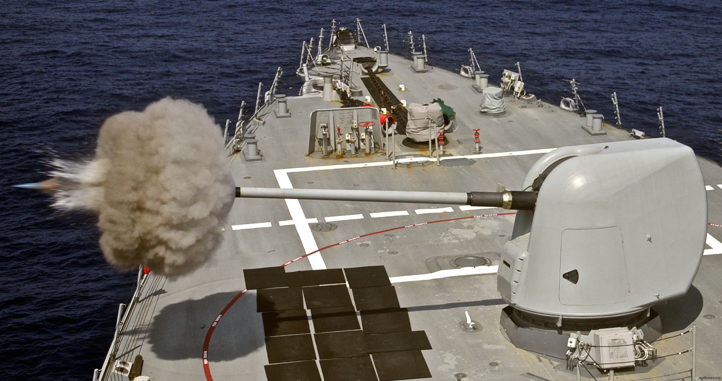 ddg-73 uss decatur guided missile destroyer arleigh burke class aegis bmd 08 mk. 45 gun fire exercise