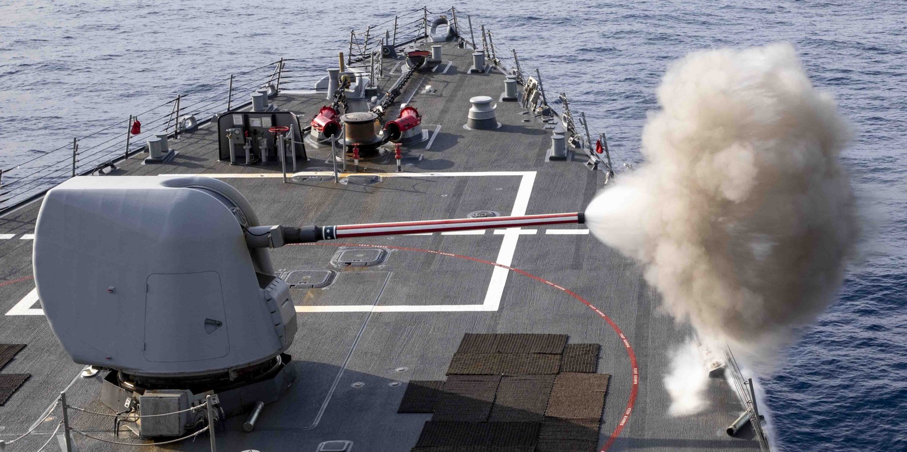 ddg-73 uss decatur guided missile destroyer mk.45 mod.2 gun fire 74