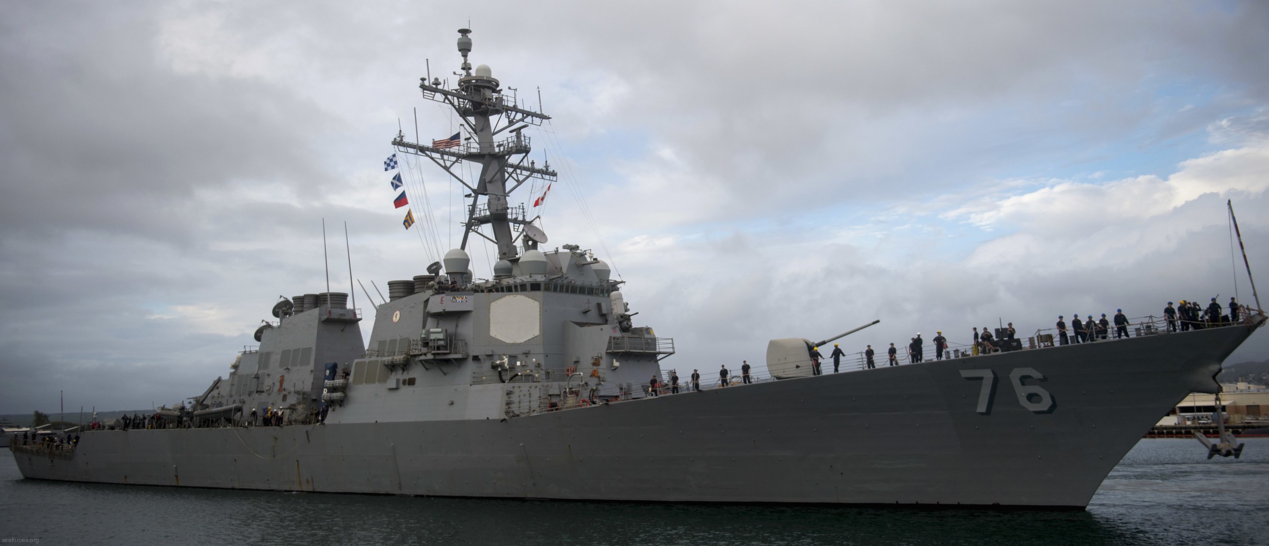 ddg-76 uss higgins guided missile destroyer arleigh burke class aegis navy 05 pearl harbor hawaii
