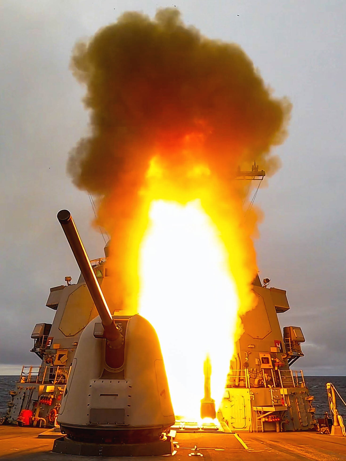 ddg-79 uss oscar austin guided missile destroyer sm-2mr standard 91