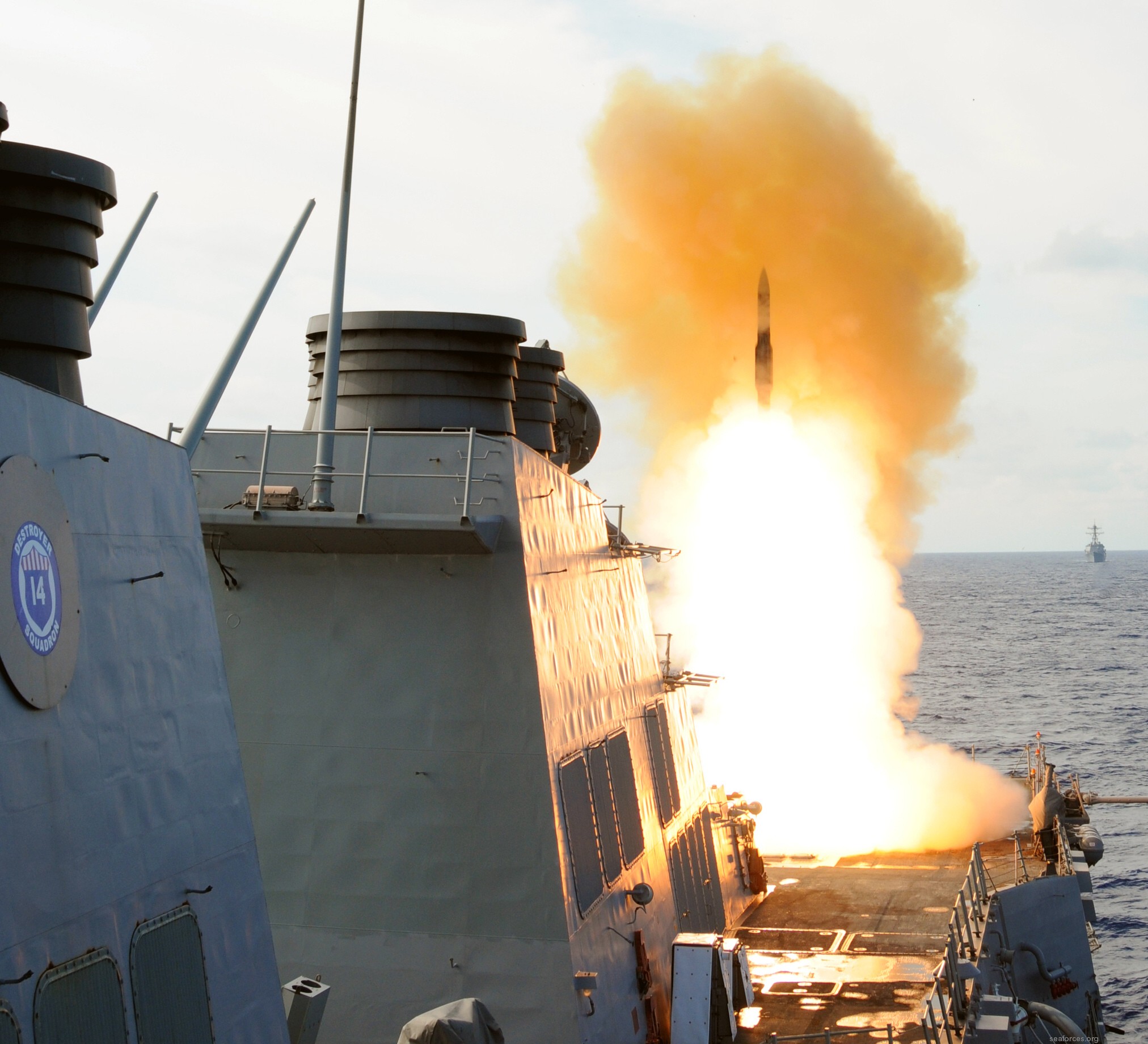 ddg-80 uss roosevelt guided missile destroyer arleigh burke class us navy 28 mk. 41 vertical launching system vls sm-2