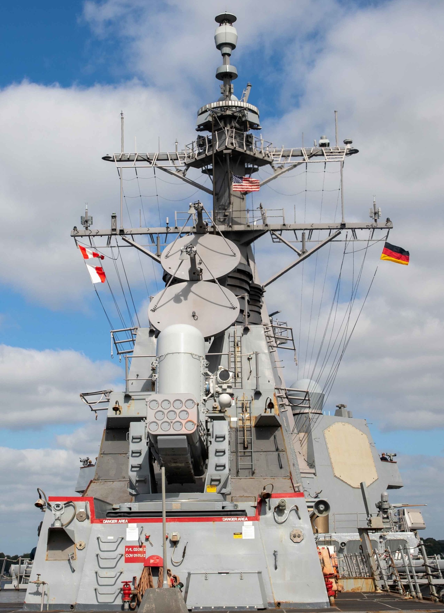 ddg-80 uss roosevelt guided missile destroyer arleigh burke class us navy kiel germany 82