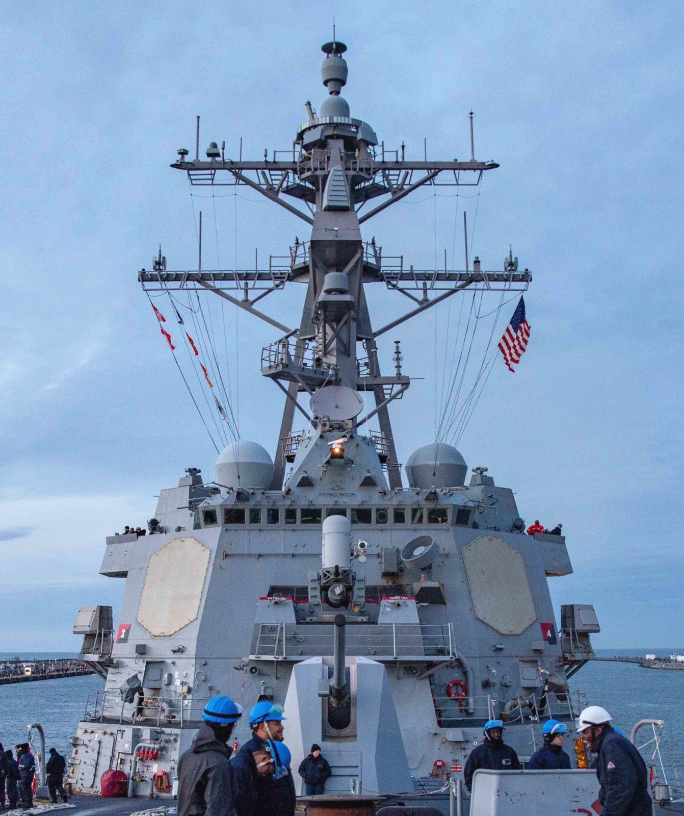 ddg-80 uss roosevelt guided missile destroyer arleigh burke class us navy rostock germany 89