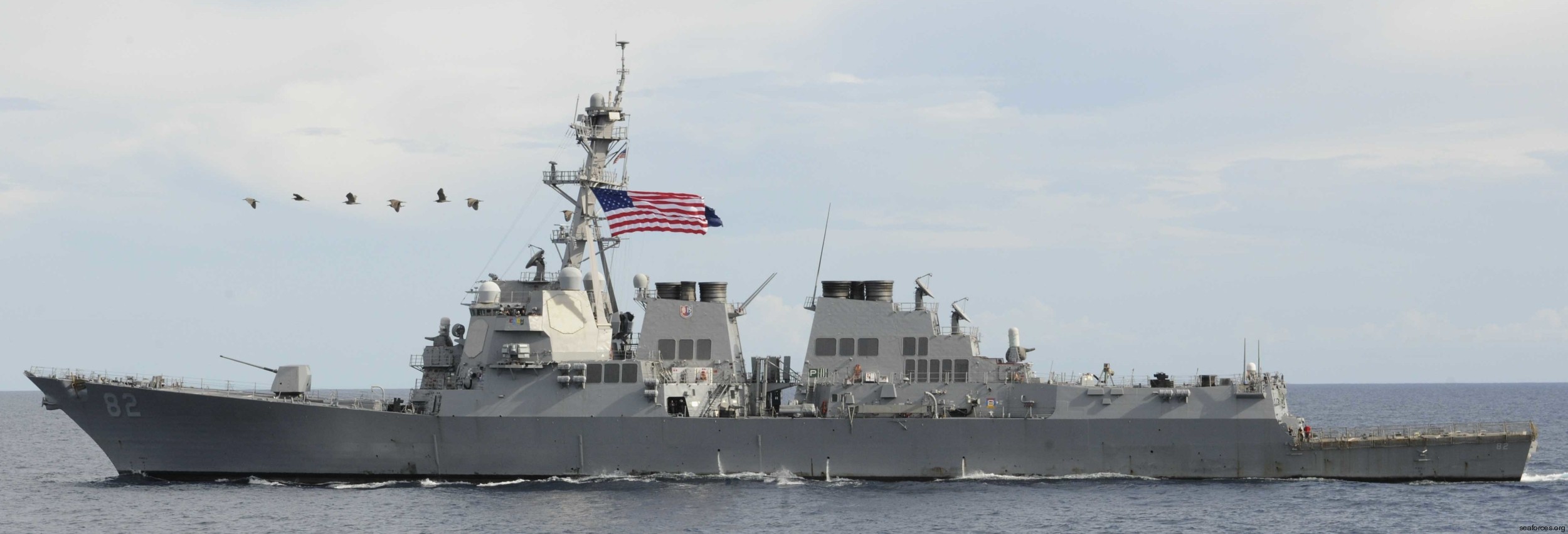 ddg-82 uss lassen arleigh burke class guided missile destroyer aegis 44 south china sea