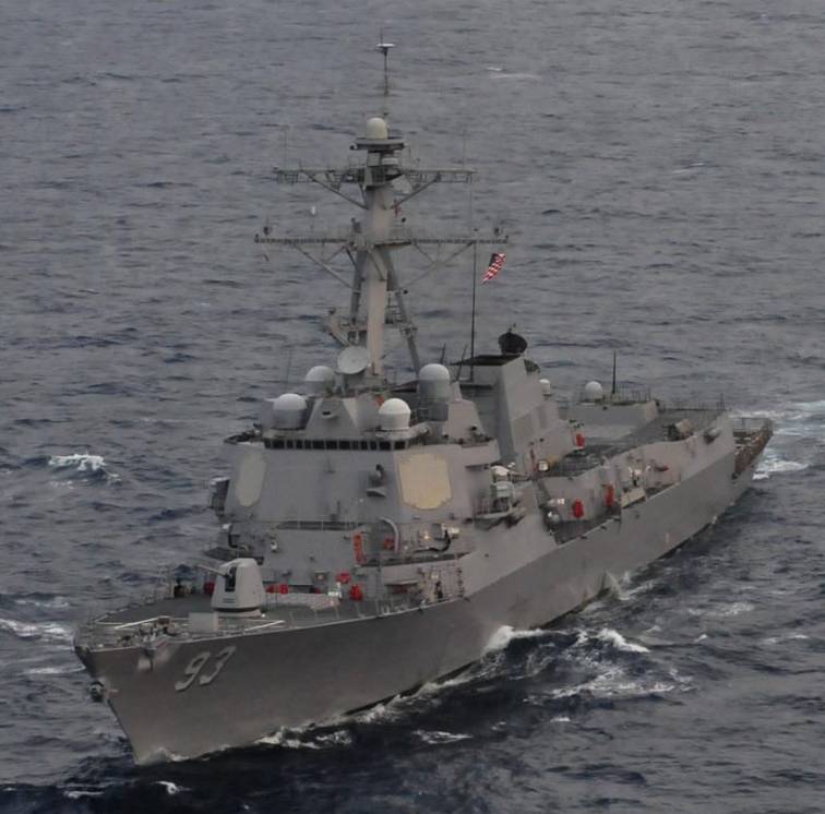 DDG-93 USS Chung-Hoon South China Sea 2011