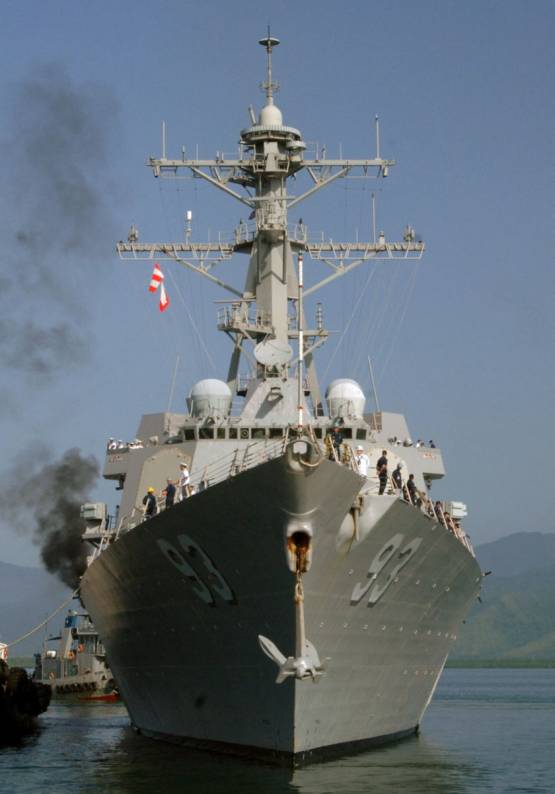 USS Chung-Hoon DDG-93 Puerto Princesa Philippines 2011