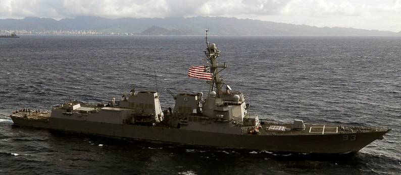 DDG-93 USS Chung-Hoon off Hawaii