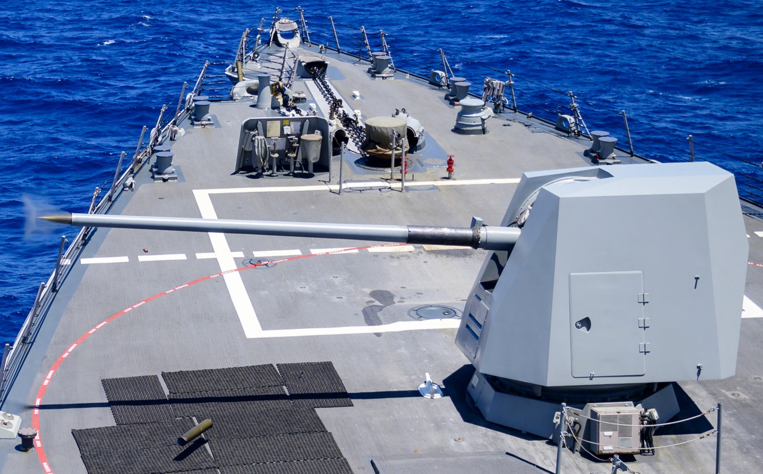 ddg-93 uss chung-hoon arleigh burke class guided missile destroyer exercise rimpac 2020 gun fire 107