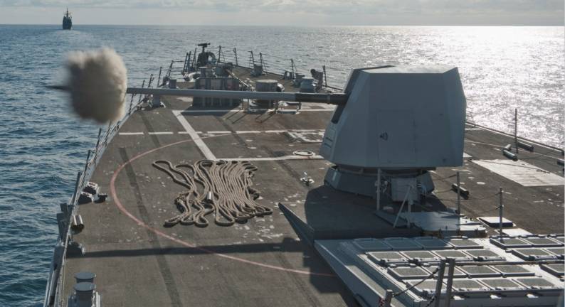 DDG-94 USS Nitze fires her Mk-45 Mod.4 5-inch 62-caliber gun