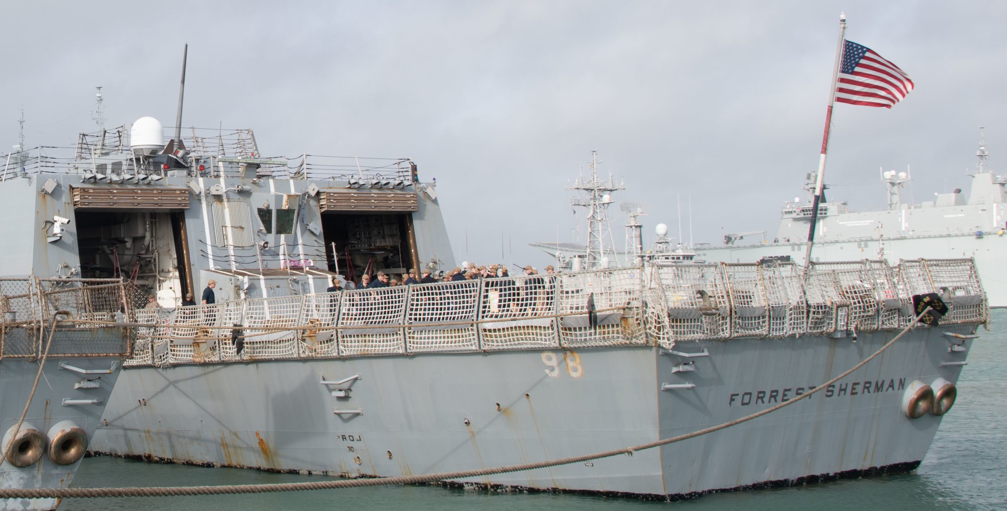 ddg-98 uss forrest sherman arleigh burke class guided missile destroyer aegis naval station rota spain 90