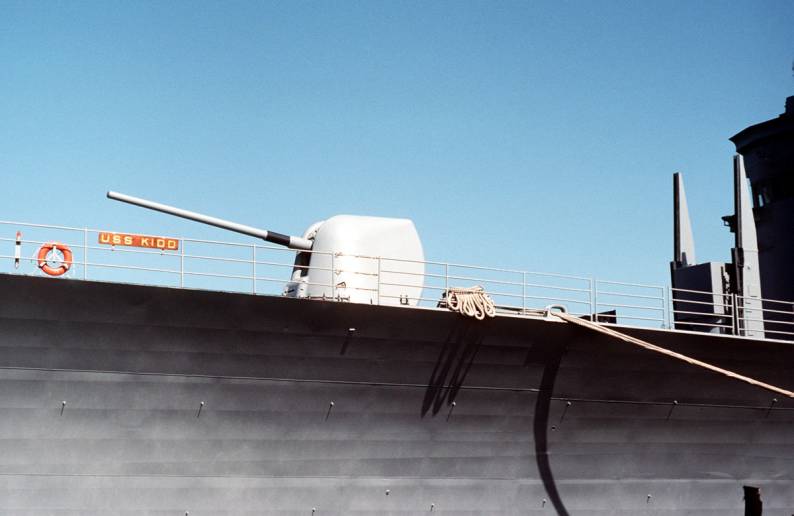 DDG-993 USS Kidd Mk-45 gun