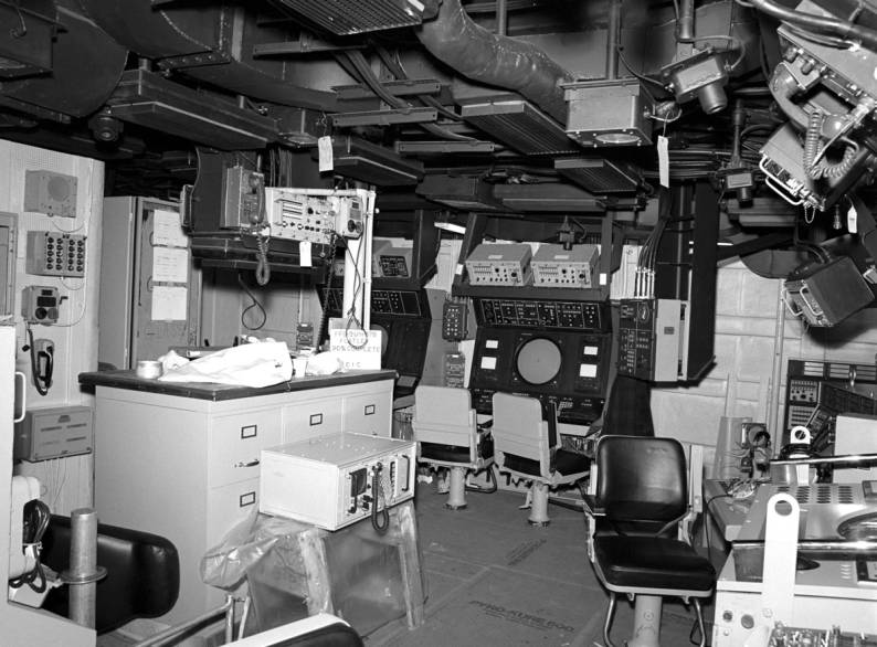 FFG-21 USS Flatley - combat information center CIC