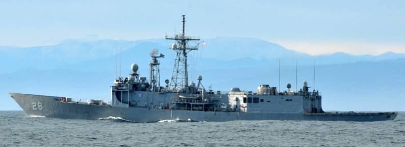 FFG-28 USS Boone off Chile 2011