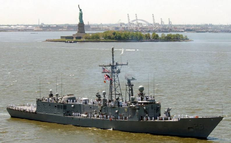 FFG-28 USS Boone New York City 2002