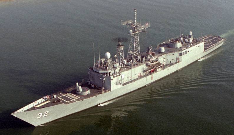 FFG-32 USS John L. Hall