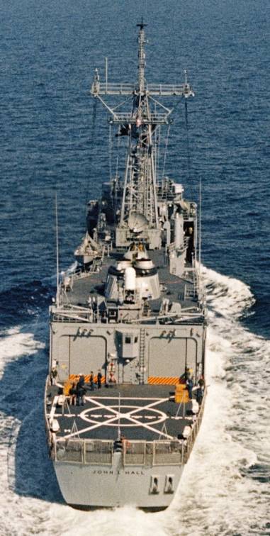 FFG-32 USS John L. Hall