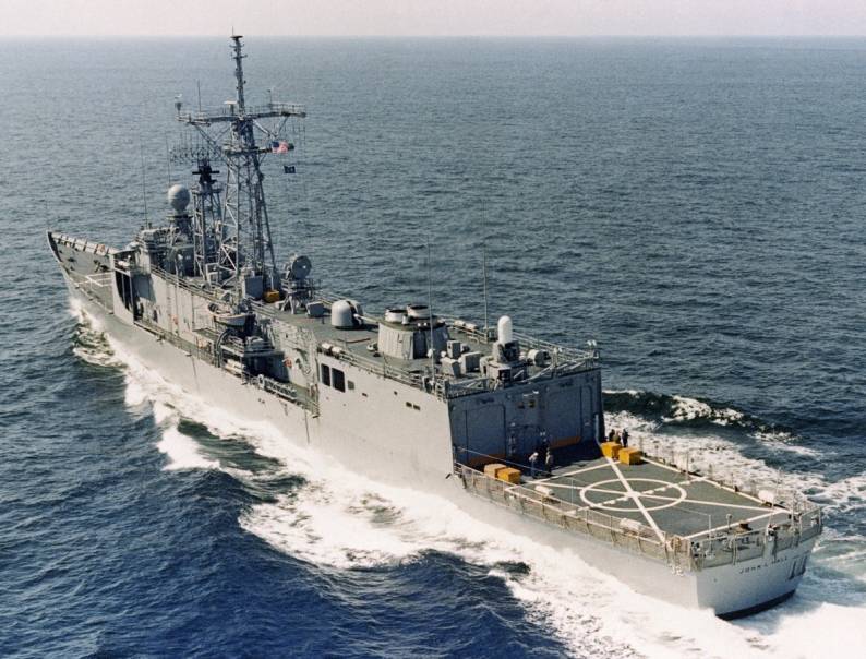 FFG-32 USS John L. Hall