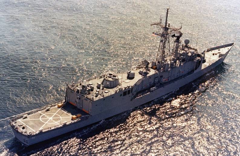 FFG-32 USS John L. Hall