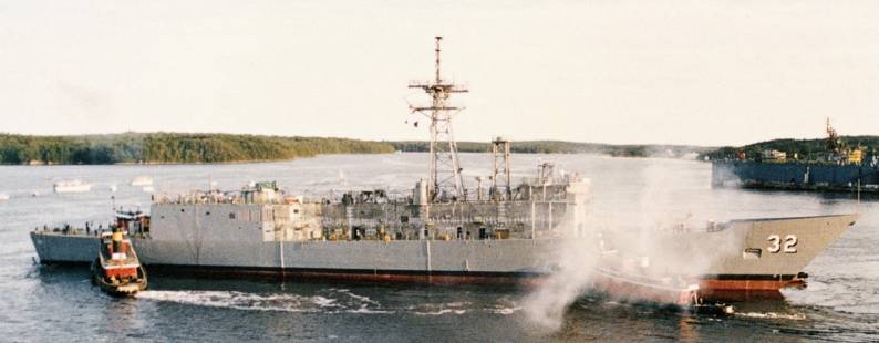 FFG-32 USS John L. Hall