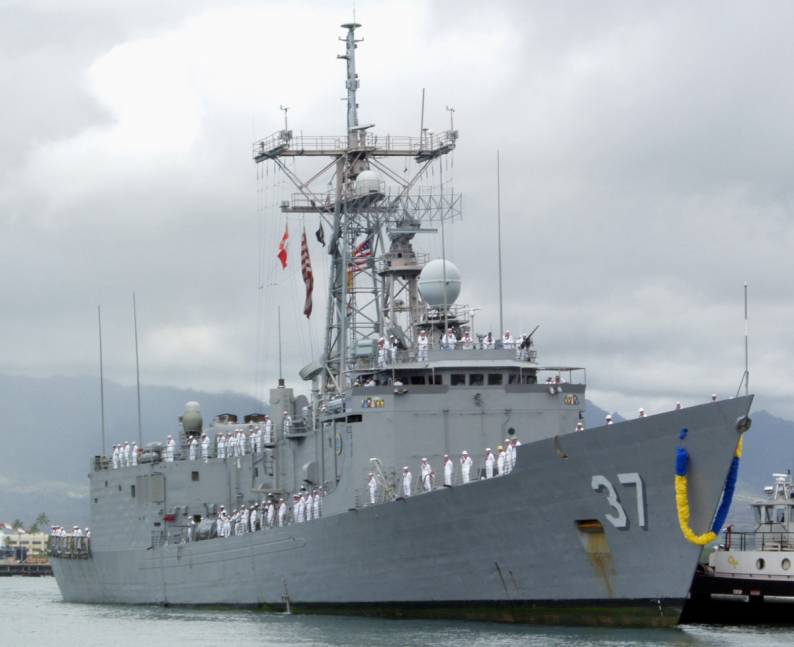 ffg 37 uss crommelin pearl harbor 2006