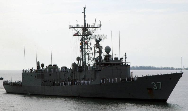 ffg 37 uss crommelin maura brunei 2006