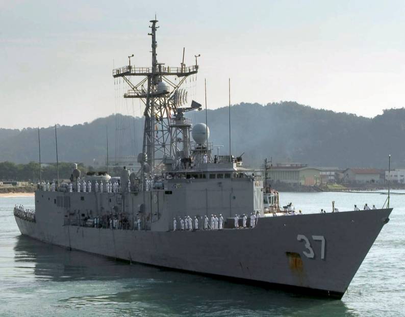 uss crommelin ffg 37 kemaman malaysia 2006