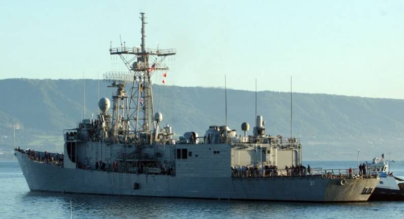 FFG-37 USS Crommelin homer alaska 2005