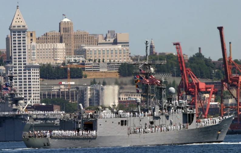 uss crommelin ffg 37 seattle washington 2005