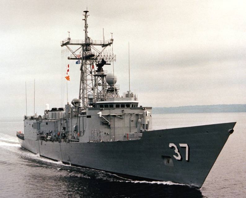 FFG-37 USS Crommelin