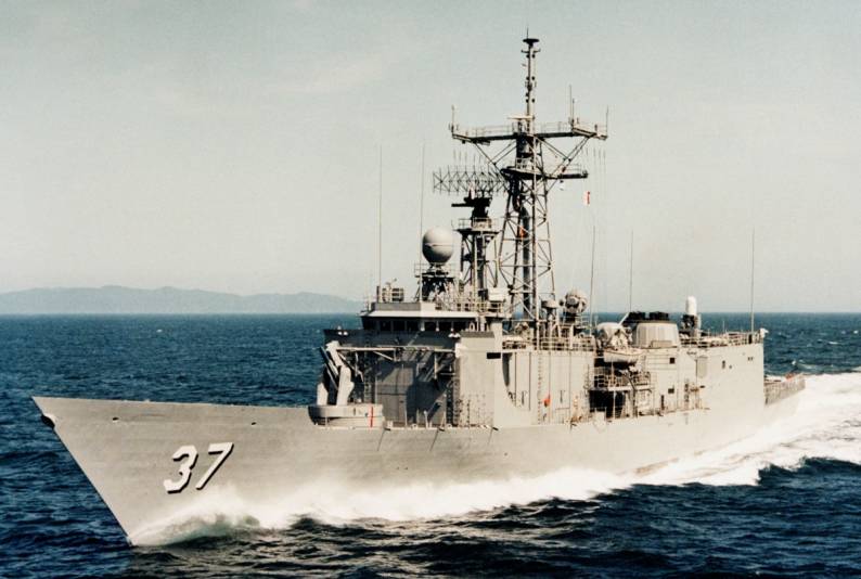 FFG-37 USS Crommelin