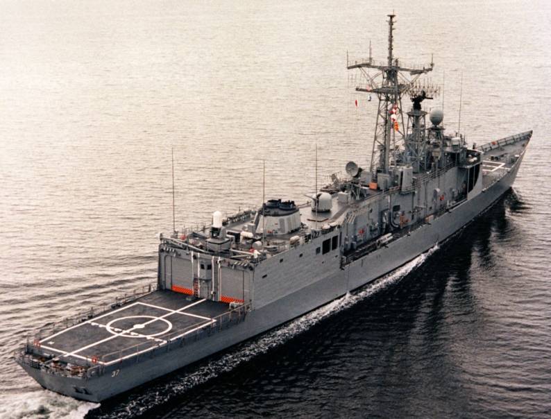 FFG-37 USS Crommelin