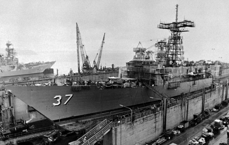 FFG-37 USS Crommelin construction