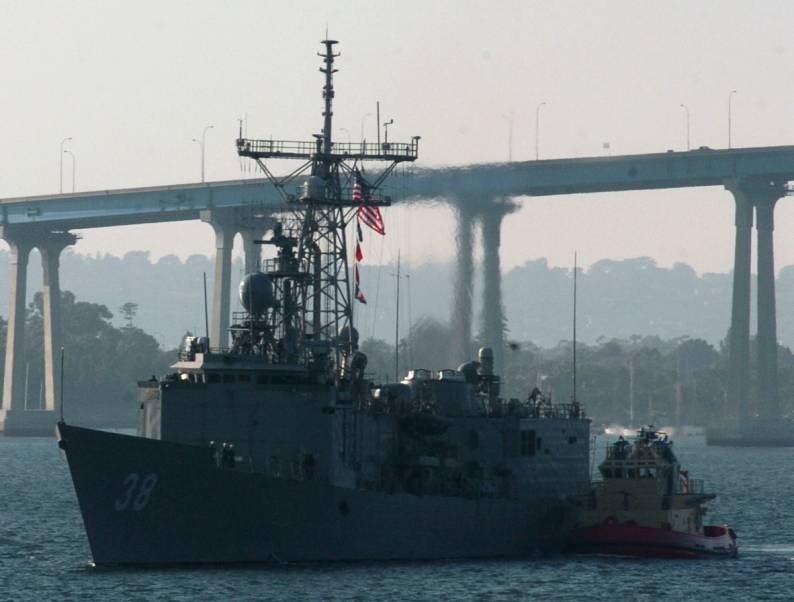 FFG-38 USS Curts