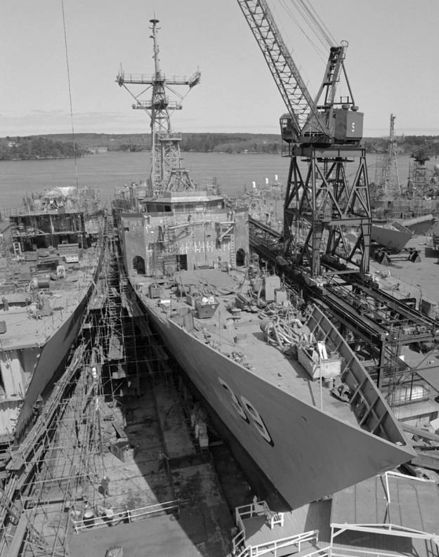 FFG-39 USS Doyle construction