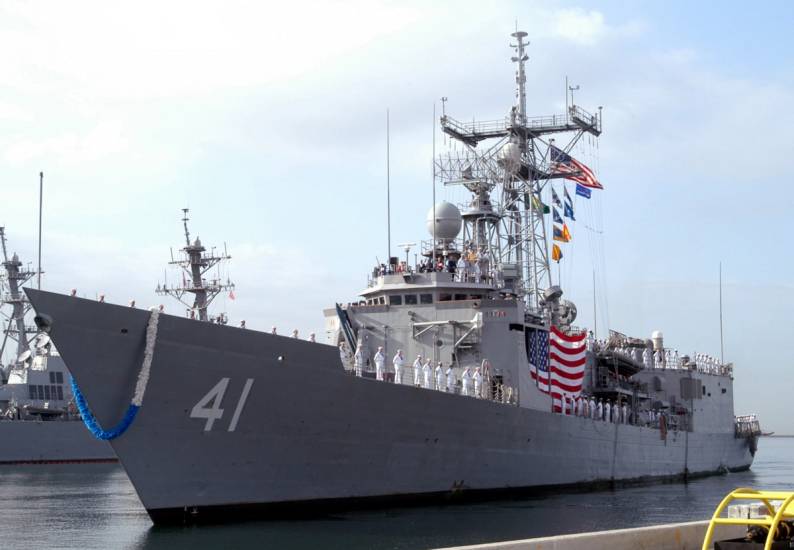 FFG-41 USS McClusky