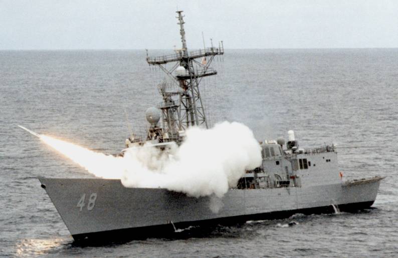 FFG-48 USS Vandegrift fires a Standard SM-1MR missile from her Mk-13 launcher