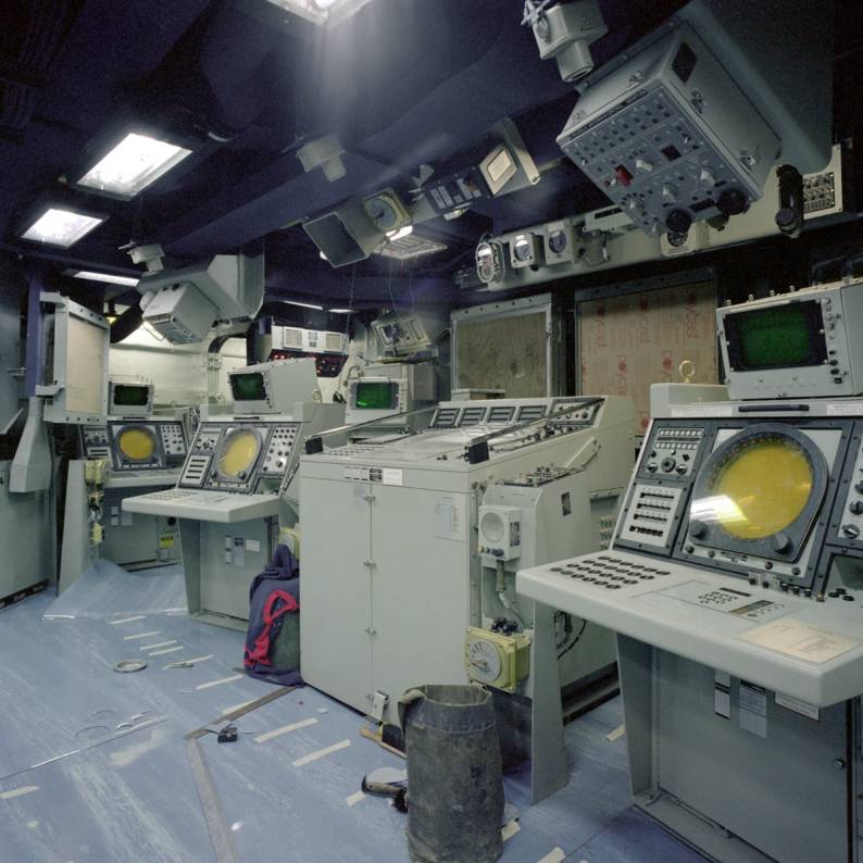 FFG-54 USS Ford combat information center CIC