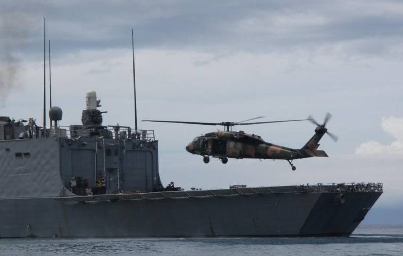 USS Reuben James FFG-57 - SH-60 helicopter australian army