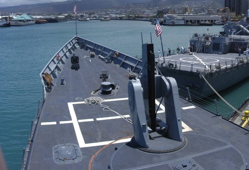 FFG-57 USS Reuben James - Mk-13 missile launcher